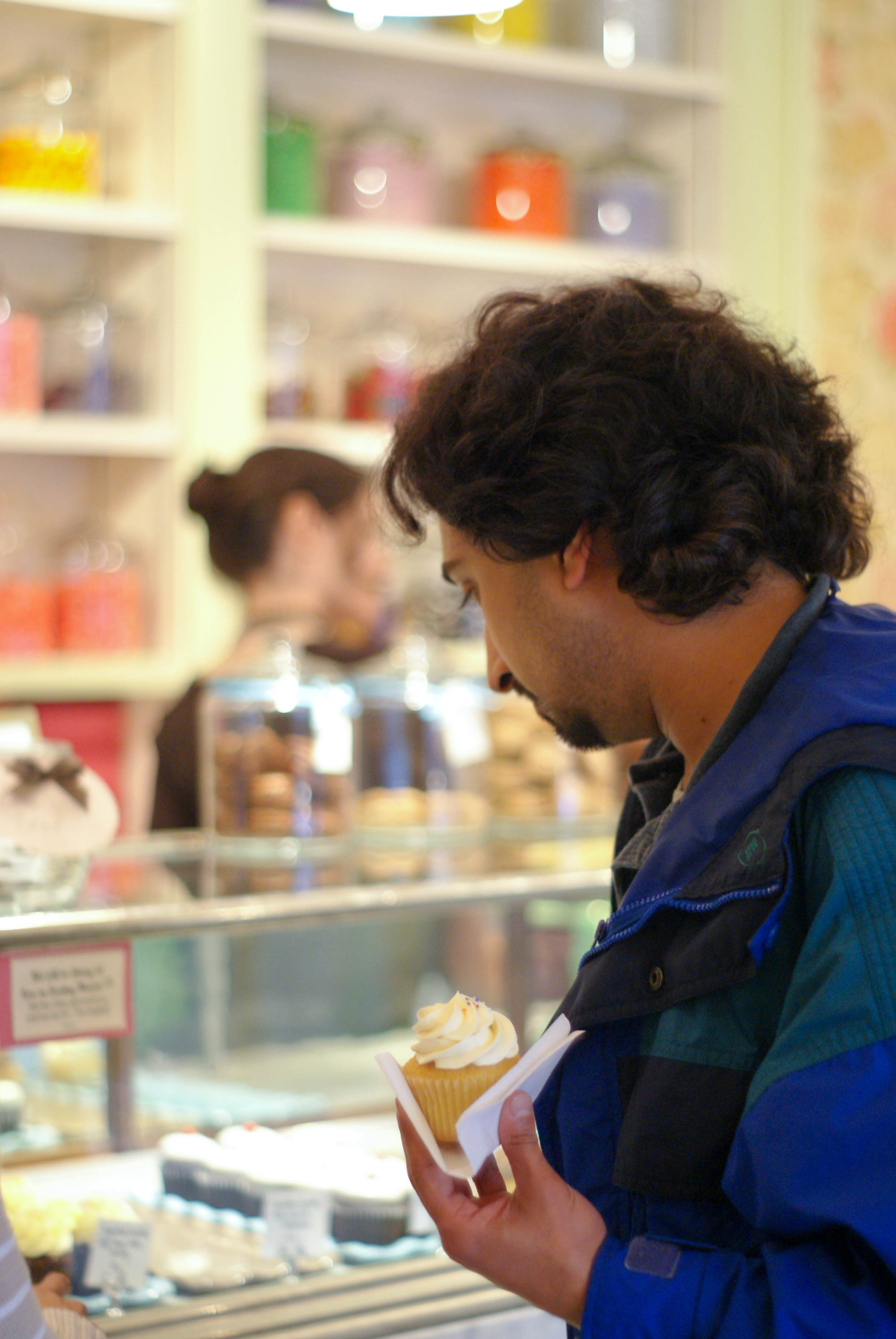 05146 Anand with one in hand at Miette Confiserie