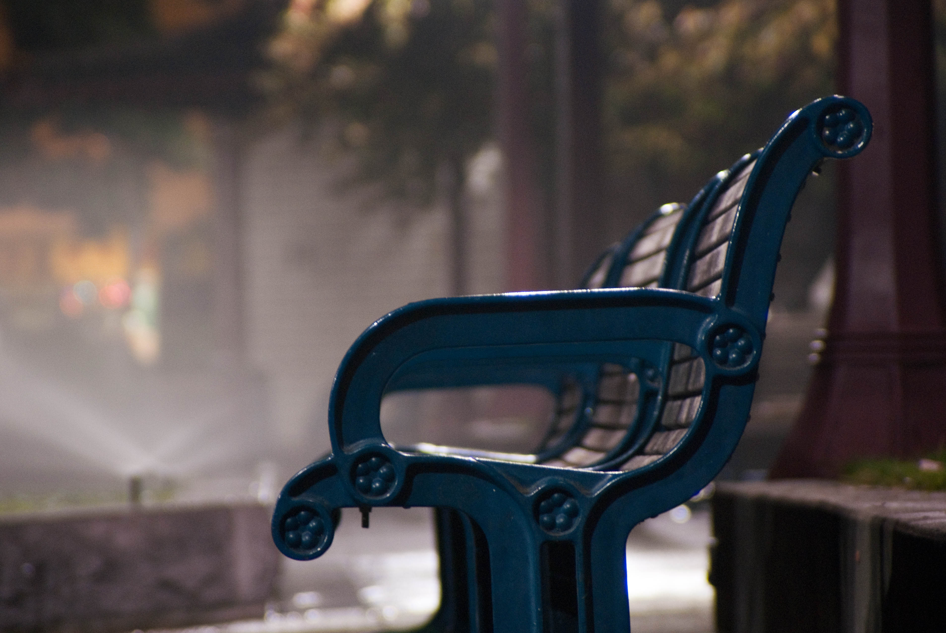 12862 Portsmouth Square benches with water sprinkler mist